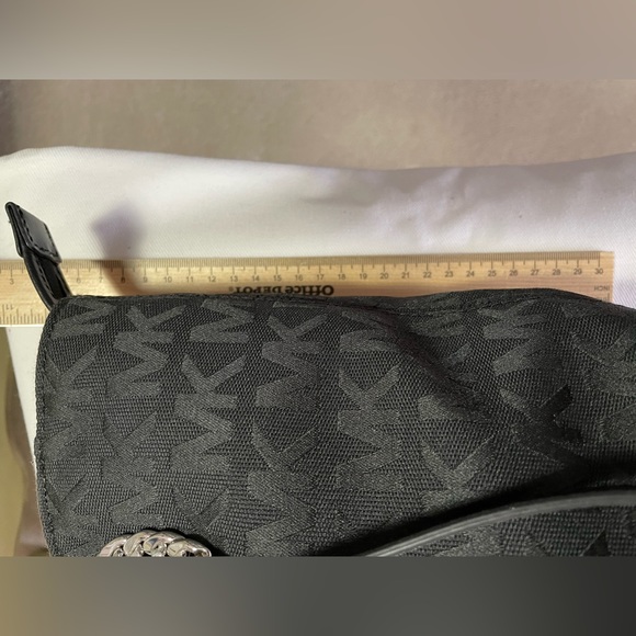 NWT MICHAEL MICHAEL KORS JET SET EW CHAIN TOTE BLK/BLK/BLK - Picture 8 of 9